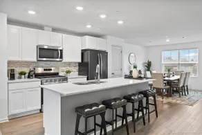 Luxury Townhome in Tinley Park Near Shops & Train - Image 3