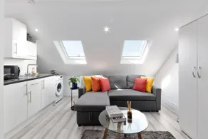 Superb Apartment with parking - Image 2