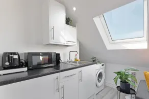 Superb Apartment with parking - Image 5