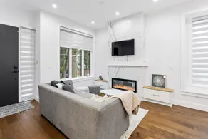 Brand New Luxury Home in West Vancouver | 10 min drive to YVR & UBC & Downtown | Central Air Conditioning + Free Parking - Image 3