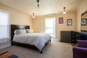 The Haven: A Spacious Downtown Victorian Apartment - Image 5