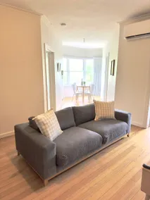 CBD 2 Bed Apartment - Filled with Natural Light - Image 5