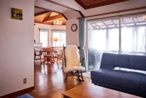 Relax in a cute cottage surrounded by forest/3 minutes to amusement park/roofed BBQ/Minami Hill Ranch 5 minutes/pets allowed - Image 2