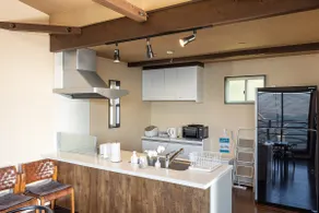 8-minute walk to the beach! Pet friendly, BBQ available / Private rental / Room only / Up to 7 people - Image 4