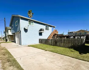 Fishing Haven at Linda's Mermaid Cove - Image 4