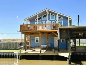 Fishing Haven at Linda's Mermaid Cove - Image 3