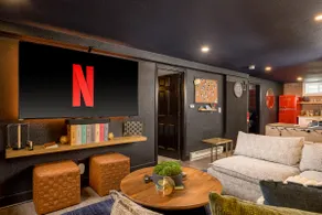 Entertainer's Dream: Hot Tub, Theater, and Arcade - Image 5
