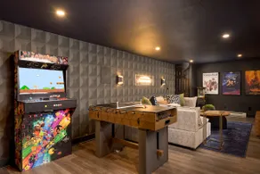 Entertainer's Dream: Hot Tub, Theater, and Arcade - Image 3