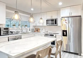 Modern Upper 3BR/2BA | EV Charger | Private Entry - Image 2