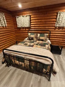 The Wildlife Log Cabin - Image 4