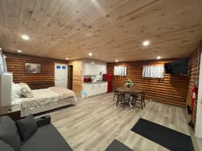 The Love Shack Log Cabin - Image 2