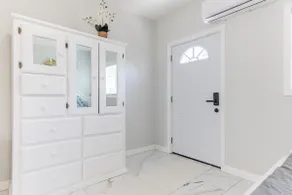 Beautiful Brand New Studio Arcadia #B. - Image 3