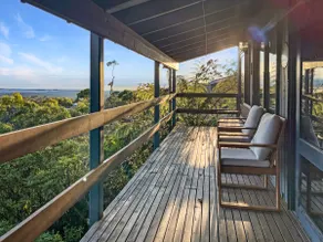 Clifftop cottage escape with breathtaking views - Image 3