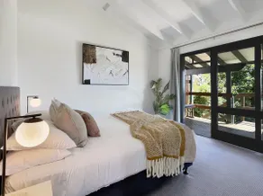 Clifftop cottage escape with breathtaking views - Image 5