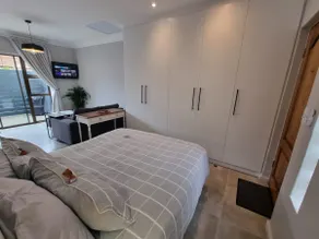Saxon Guest Cottage Suite - Image 3