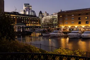 Experience London in a Unique & Vibrant Studio - Image 3