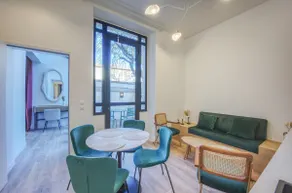 Cozy 2-bedroom apartment in the heart of Avignon - Image 2