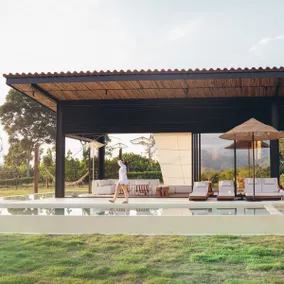 Presumed House - includes chef, pool and cleaning - Image 4