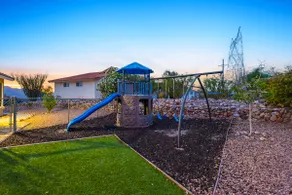 Mins to Laughlin | Pool | Spa | Playground | BBQ - Image 5