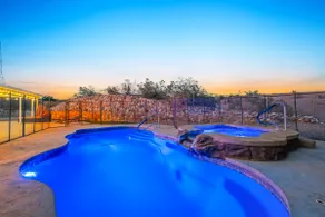 Mins to Laughlin | Pool | Spa | Playground | BBQ - Image 2