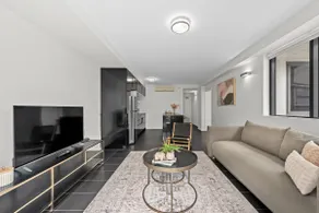 Stylish Ground Floor Apt w/ Pool, Gym & Car Park - Image 2