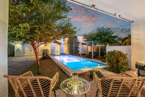 Amazing Historic home with pool - Image 2