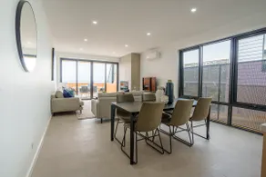 Bayview Coastal Retreat – Modern 3BR Home - Image 5