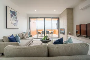 Bayview Coastal Retreat – Modern 3BR Home - Image 2