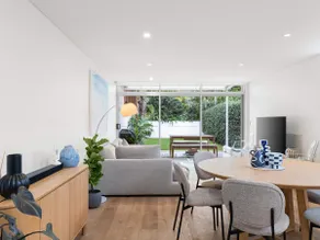 The Sid Bondi - Family & Pet Friendly w/ Parking - Image 2