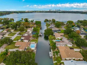 Retro Waterfront - Pool & Hottub, Tiki Bar & Dock - Image 2