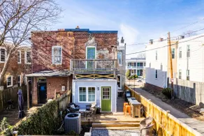 Vine Street Row House - Image 3