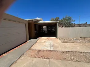 Peaceful pet friendly, 2 b/r, 2 bathroom duplex - Image 4