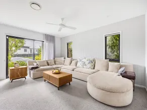 1min to Shop! BrandNew 4BR Modern Home Central A/C - Image 4