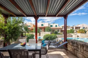 Villa Lea, stylish, with common pool - Image 3