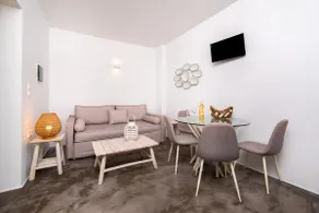 Aerenia Luxury Suites - Image 2