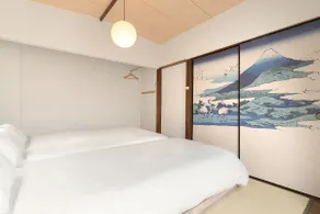 Opened in February 2025! 4-minute walk from Chuo Station! Retro Japanese Modern Private Inn - Relax on the rooftop balcony - Image 3