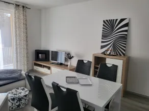 Fully equipped apartment with garage parking - Image 2