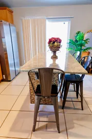 2 bed king/queen entire home min. to Den Airport - Image 5