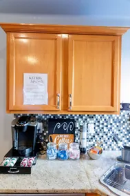 2 bed king/queen entire home min. to Den Airport - Image 2