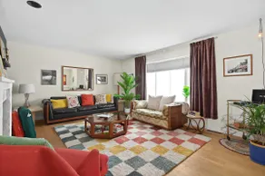 Dreamy Home, Cedar Sauna, Gas Fireplace, Patio - Image 2