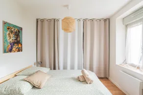 Fully equipped two-bedroom apartment, secure parking, park, shops, Wi-Fi - Image 4