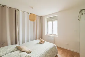 Fully equipped two-bedroom apartment, secure parking, park, shops, Wi-Fi - Image 5