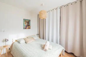 Fully equipped two-bedroom apartment, secure parking, park, shops, Wi-Fi - Image 3