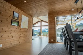 Panoramic cabin with jacuzzi - Image 3