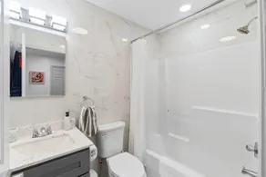 Modern Home Near NYC, MetLife & 5 min EWR Airport - Image 5