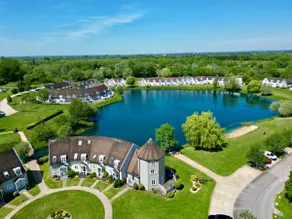 Pepperpot Lakeside Lodge on Isis & Windrush Lakes in the Cotswold Lakes - Image 5