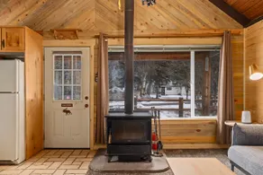 Mountain Escape Cozy Cabin w/ Wood Stove - Image 4