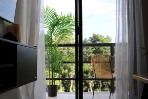 Jungle view | 15+ resort-style amenities - Image 3