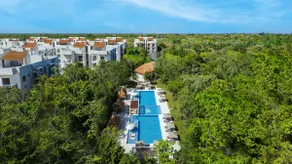 Jungle view | 15+ resort-style amenities - Image 5
