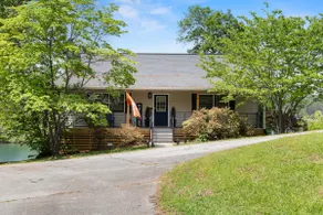 Johnsons Cove - Lakefront Retreat With EV Charger - Image 3